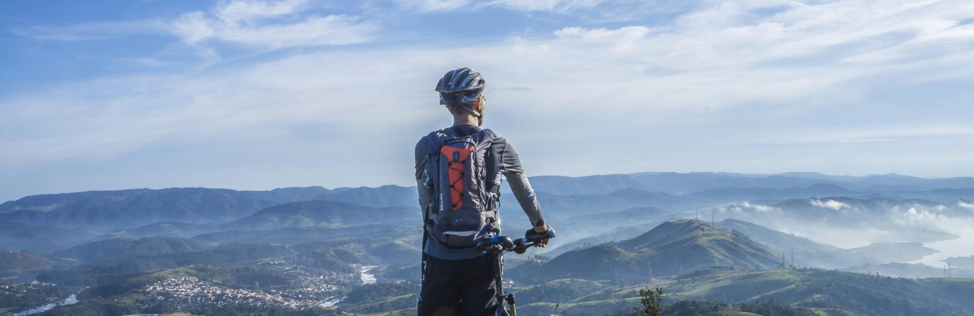 cycle on mountain
